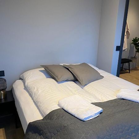 Lovely Apartment With Hot Tub Access آكيورِيْري المظهر الخارجي الصورة