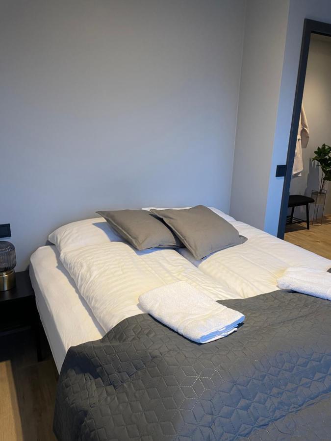 Lovely Apartment With Hot Tub Access آكيورِيْري المظهر الخارجي الصورة